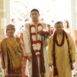 22 Traditional-Hindu-Wedding-Groom-Flower-Garland