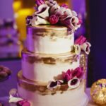 26 Real-Flowers-for-Wedding-Cake-Topper