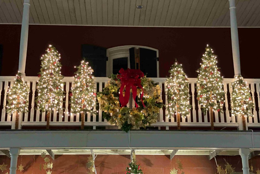Jpeg Optimizer Commercial Outdoor Holiday Decor Install Artificial Trees French Quarter New Orleans Clarity 150 (3)