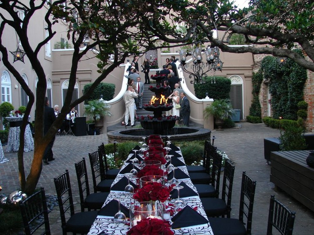 128 W French Quarter Hotel Black Red White Holiday Courtyard Party Urban Earth Studios 128 W French Quarter Hotel Black Red White Holiday Courtyard Party Urban Earth Studios