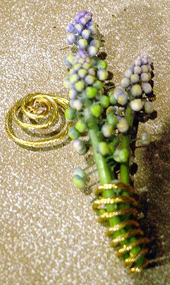 Grape Hyacinth Gold Lapel Pin 67kb 0052 Grape Hyacinth Gold Lapel Pin 67kb 0052