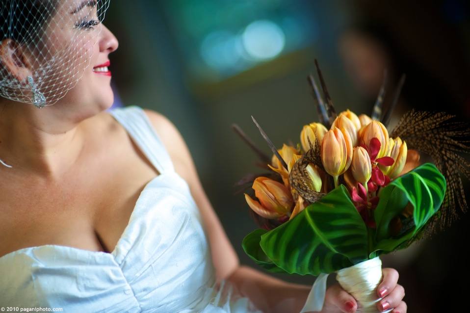 Lush Oversized Bouquet Pheasant Feather Calathea Mokara Tulip Bold Mod Tropcial Wedding (2)