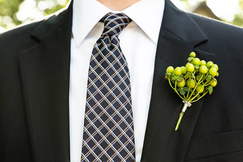 Simple Green Hypericum Berry Boutonniere Fb Opt 70kb Simple Green Hypericum Berry Boutonniere Fb Opt 70kb