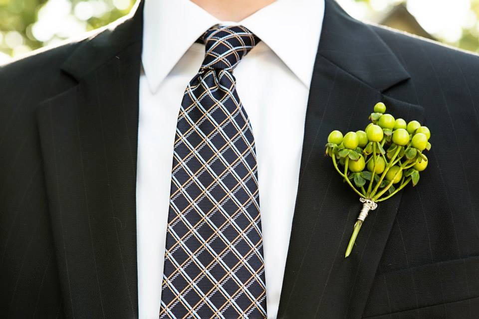 Simple Green Hypericum Berry Boutonniere Fb Opt 70kb