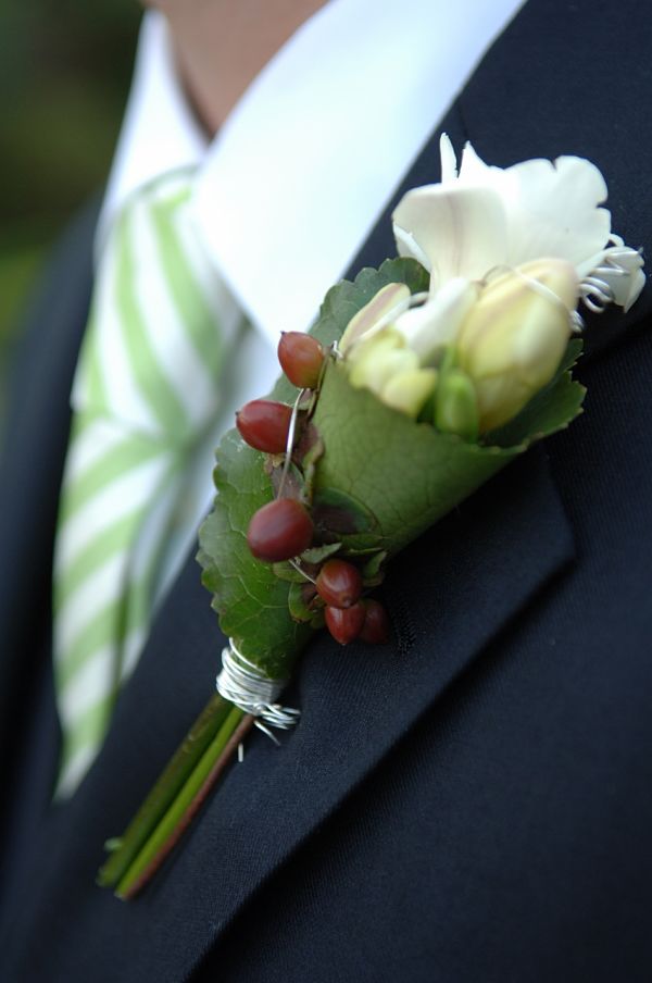 Creative Leaf With Berries Boutonniere Opt 94kb